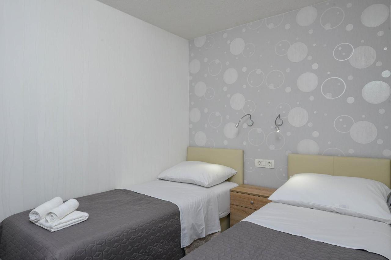 Larisa Hotel Orebić Buitenkant foto